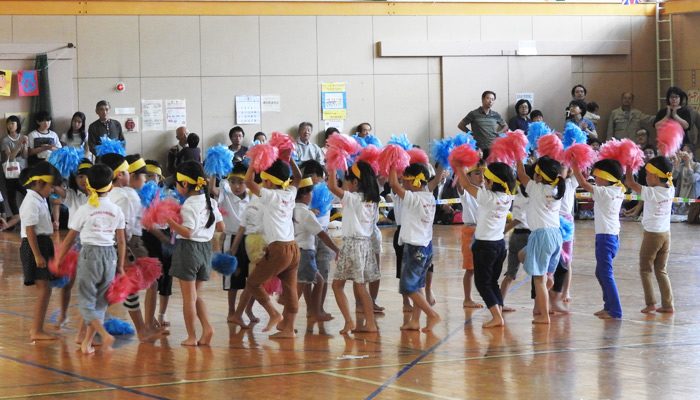 松代幼稚園 信濃キリスト教学園 幼稚園型認定こども園 長野県長野市にある松代幼稚園 は 子ども一人ひとりの成長しようとする心のサポートを何より大切にしています